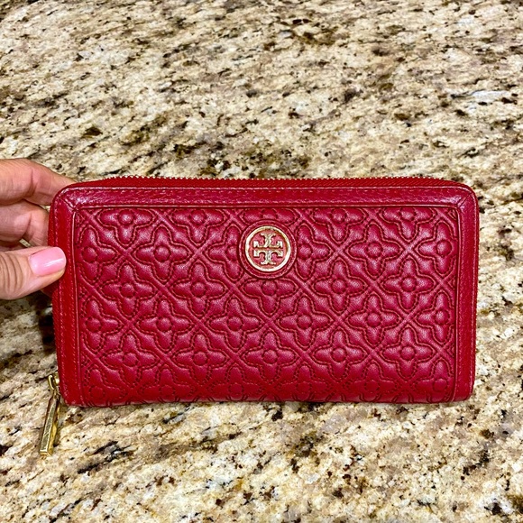 Tory Burch Handbags - TORY BURCH Bryant Continental Leather Wallet